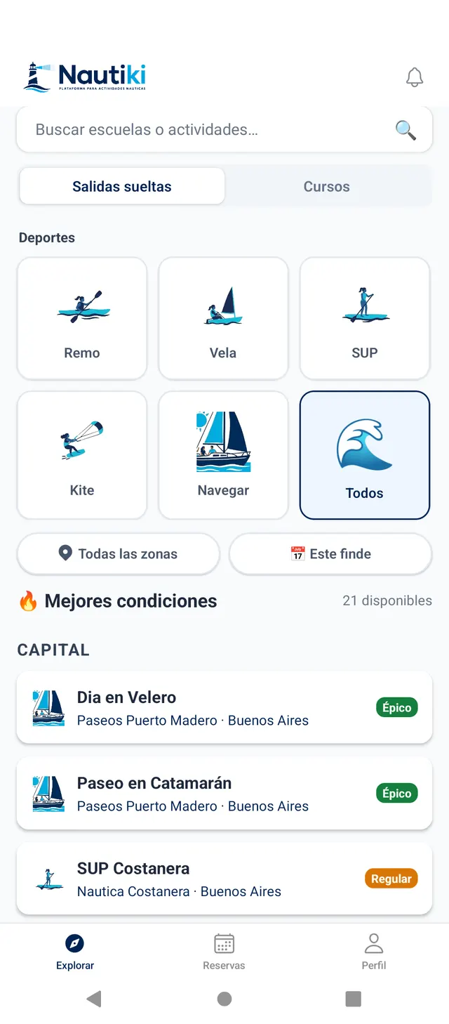 Pantalla de la app Nautiki: explorar actividades náuticas con su condición meteorológica (Épico, Bueno) y las mejores condiciones del momento